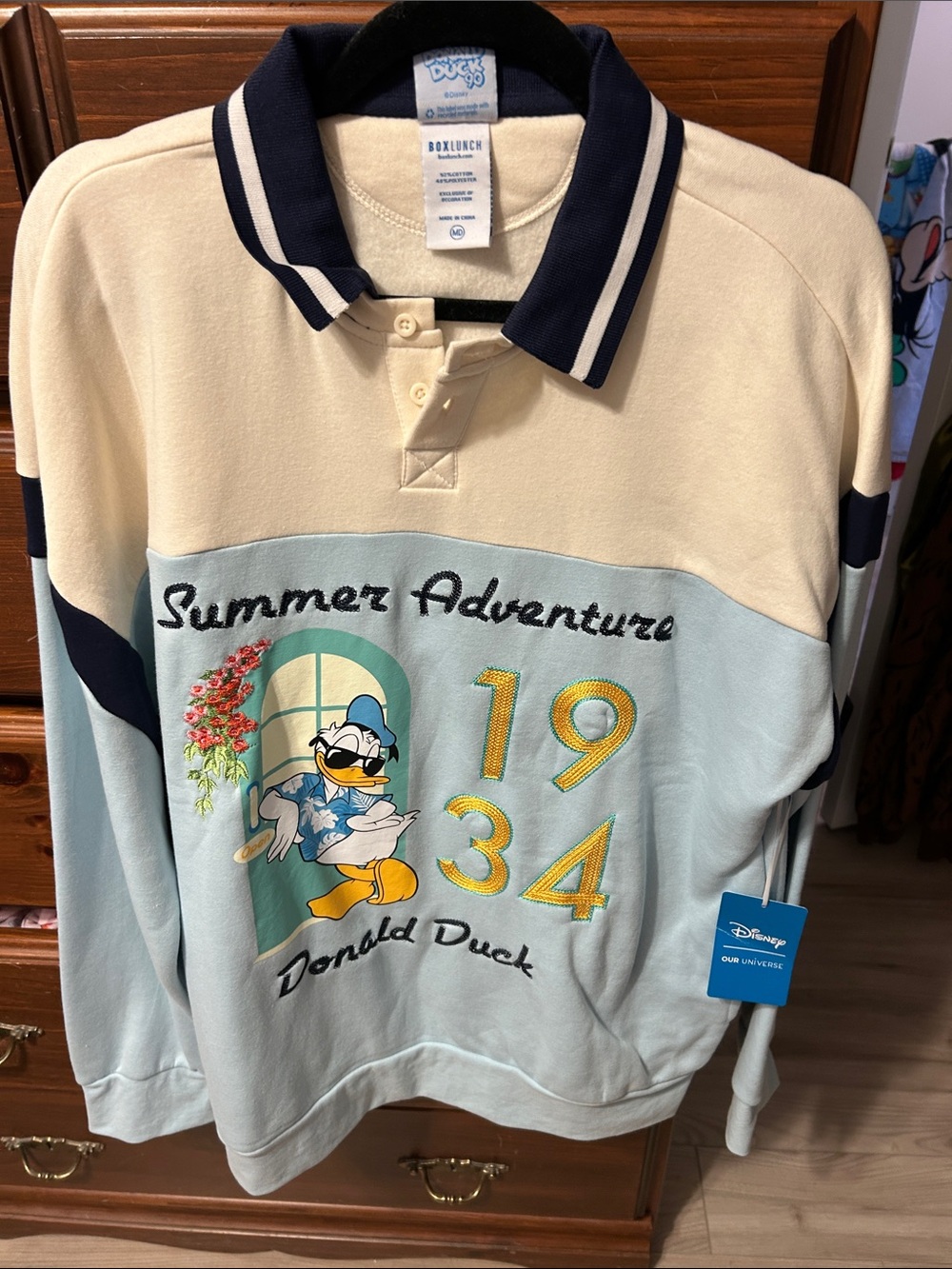 Disney Donald Duck 90th birthday sweatshirt from box lunch M NWT